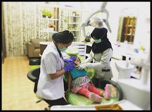 DentaVille Dental Care - Klinik Dokter Gigi