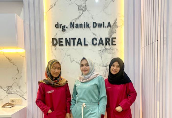 dokter gigi Nanik Dwi A