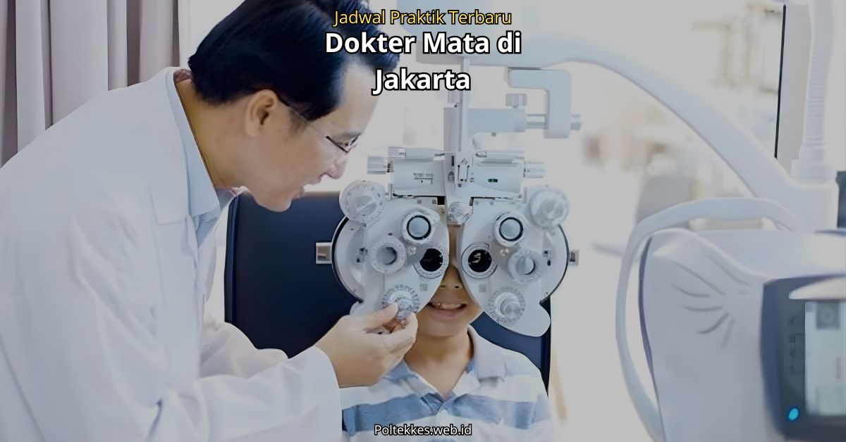 Dokter mata di Jakarta sedang melakukan pemeriksaan penglihatan pasien